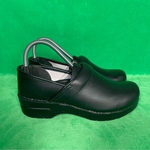 Women’s Sz 39 Dansko Professional Clog Black